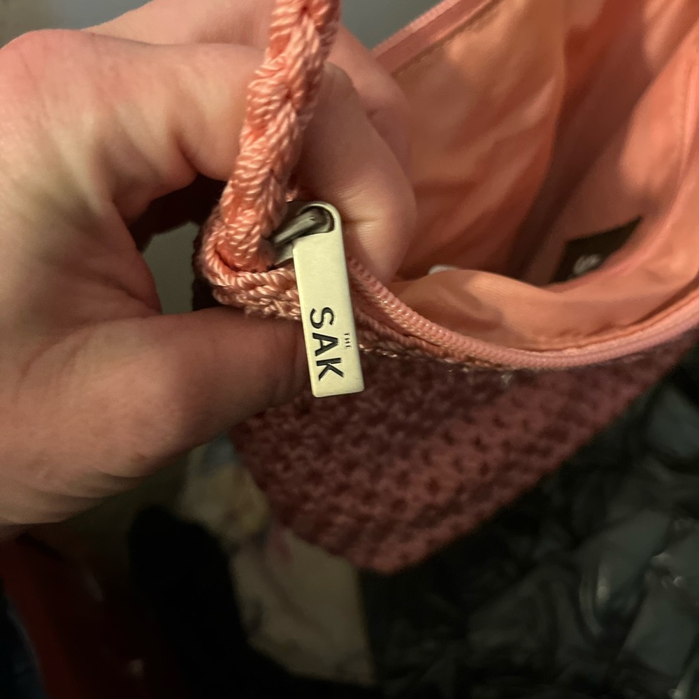 Handbags - Picture 11 of 16